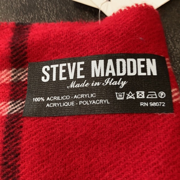 Brand New Steve Madden Scarf 🧣 - Picture 2 of 7